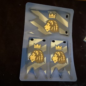 LEGO 8801 CASTLE KNIGHTS ATTACK BARGE  2 minifigures NEW LION CROWN BLUE FLAGS