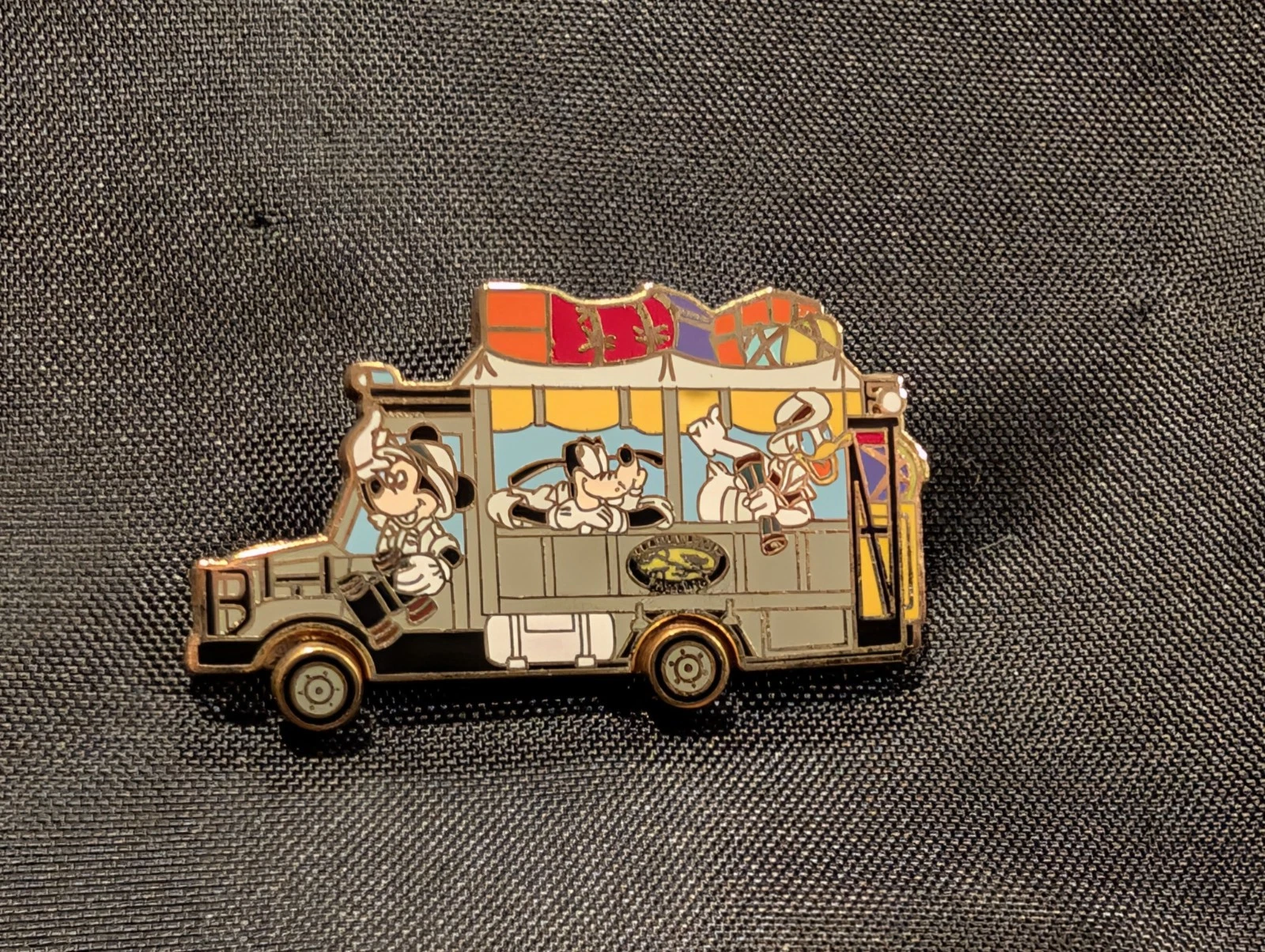 Mickey Donald Goofy Safari Bus W/ Moving Wheels Disney Pin