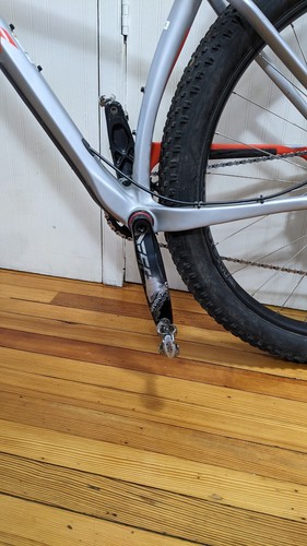 TREK STACHE 9.7 2018-19.5" (L) SILVER IN GOOD USED CONDITION! - Picture 6 of 14