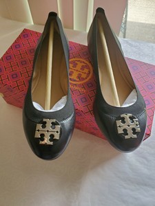 tory burch flats elastic