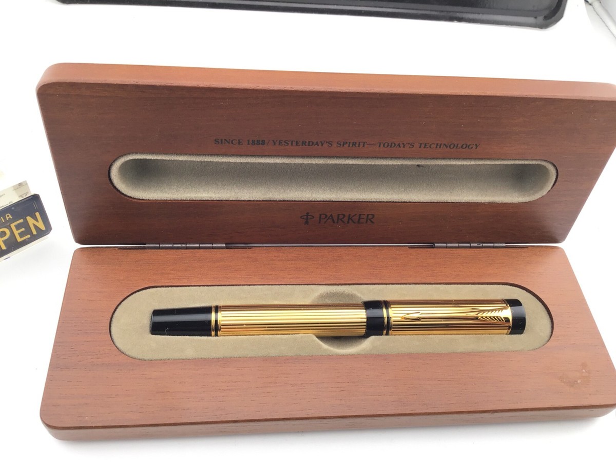 PARKER DUOFOLD International Gold Plated Gordon Fountain Pen 18K