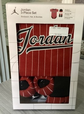 Jordan 3-teiliges Set Body Mütze & Booties rot schwarz Größe 0-6 Monate BRANDNEU