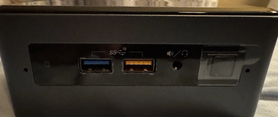 Intel Corp. NUC Kit Nuc8i3beh - BOXNUC8I3BEH1 (No hard drive) - Image 4 of 4