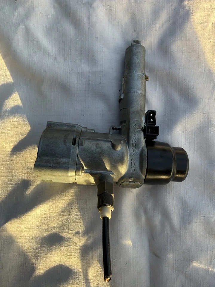 86-95 Mercedes W124 SEDAN Trunk Lock  Ignition Switch Door Cylinders With Key - Image 2 of 4