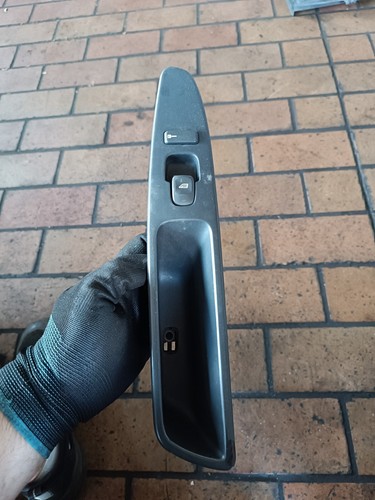 Original Volvo V40 S40 VW Schalter Fensterheber vorne rechts 30889753