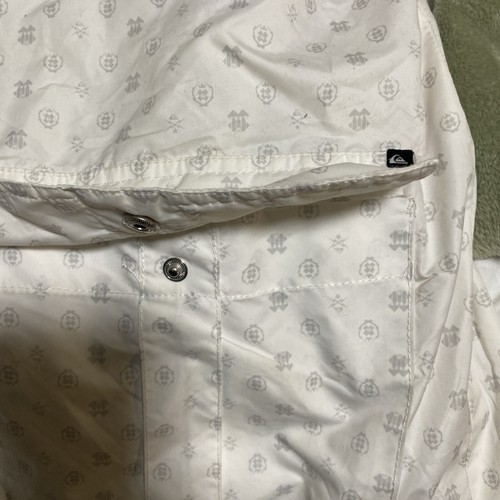 Quiksilver Winter Jacket. White/Gray Print. Removable Hood.Insulated. Size Large - Picture 8 of 18