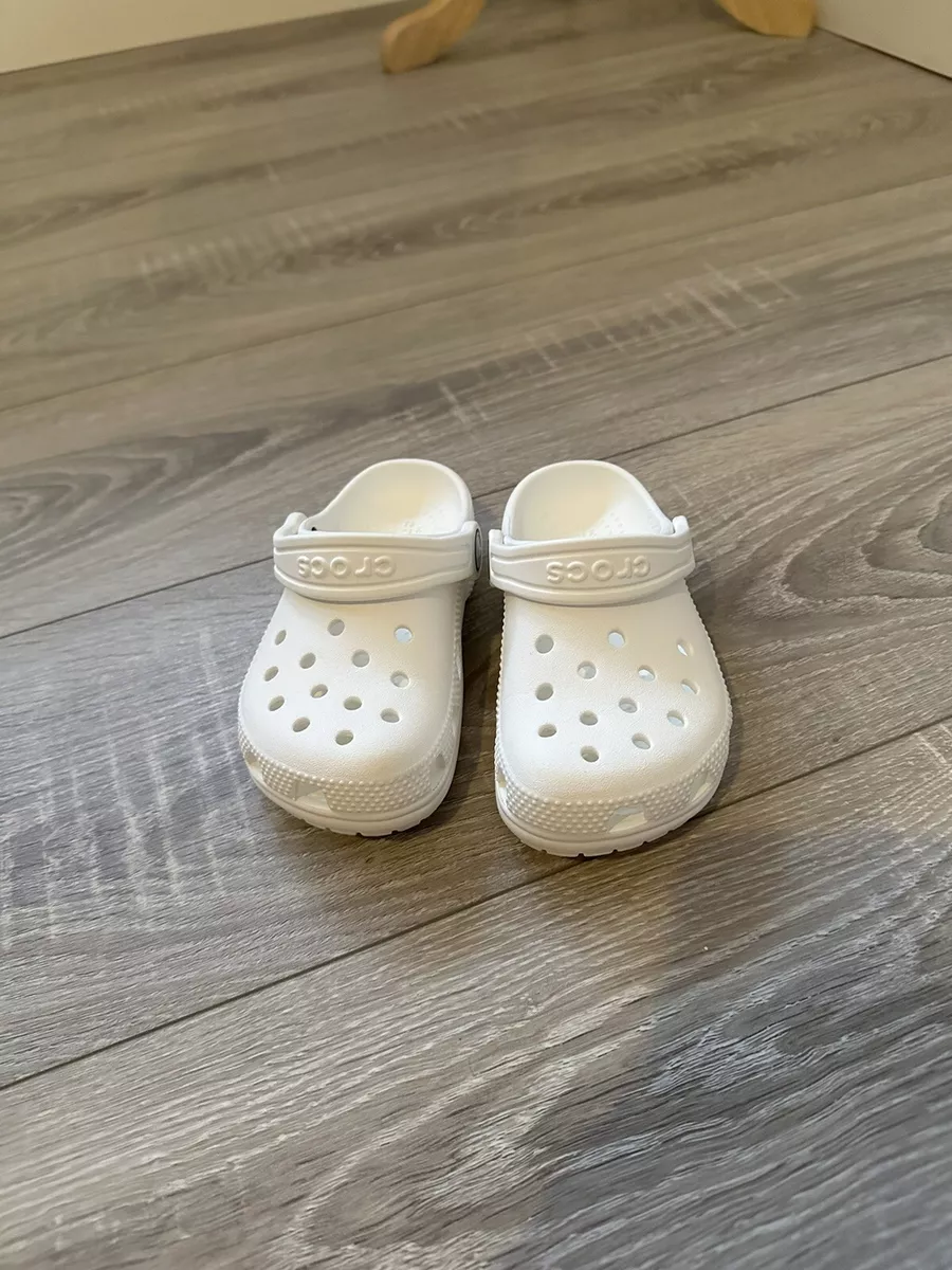 White Crocs Kids size 9 Excellent Condition