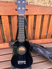 Image of Martin Smith Soprano Ukulele 21-Inch Beginner Pack - Black