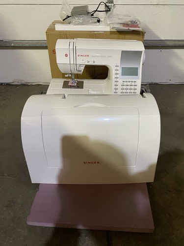 Singer 9960 Quantum Stylist Sewing Machine W/ Case