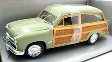 Motorcity Classics 1/18 Scale Diecast 30001 1949 Ford Woody Wagon Light Green
