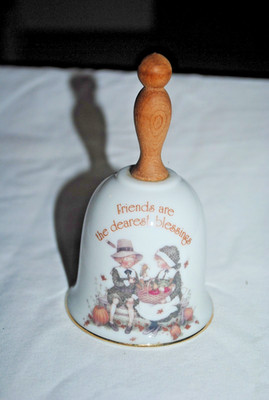 1981 W.W.A. ''Autumn Treasures'' porcelain bell, pilgrims, friendship