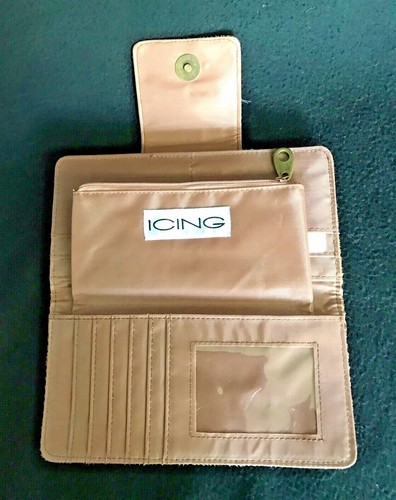 Ladies Snakeskin Print Wallet Billfold Clutch ICING Tribal Accent on Flap NEW - Picture 4 of 10