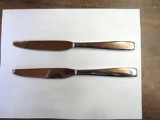Oneida Stainless Flatware Metra Pattern Set of 2 Dinner Knives 9 3/8"