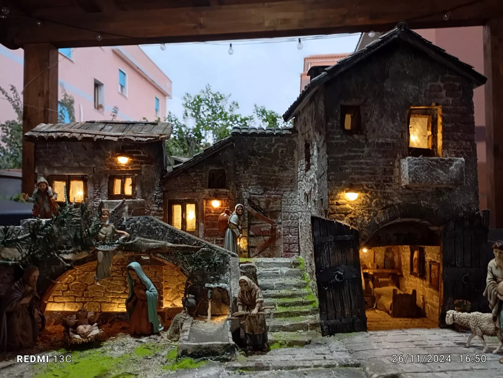 Foto 1 di 13