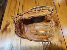Wilson A2330 George Brett Signature Model 11 Inch Baseball Glove