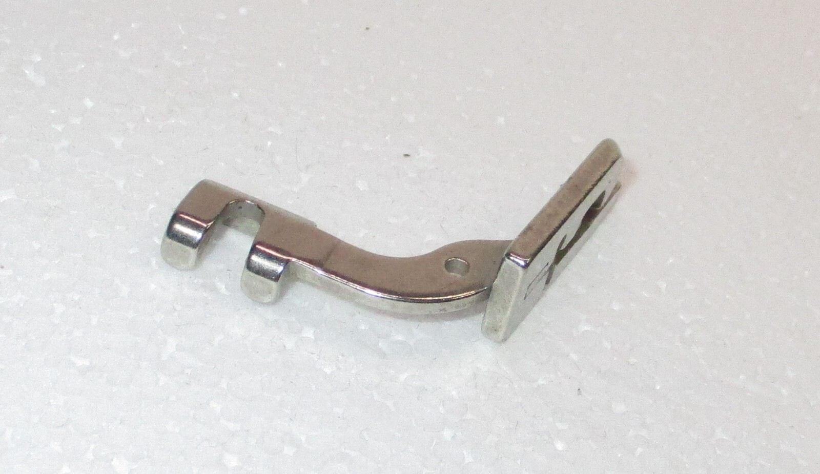Genuine Singer Sewing Machine 161195 Slant Shank Hemmer Presser Foot
