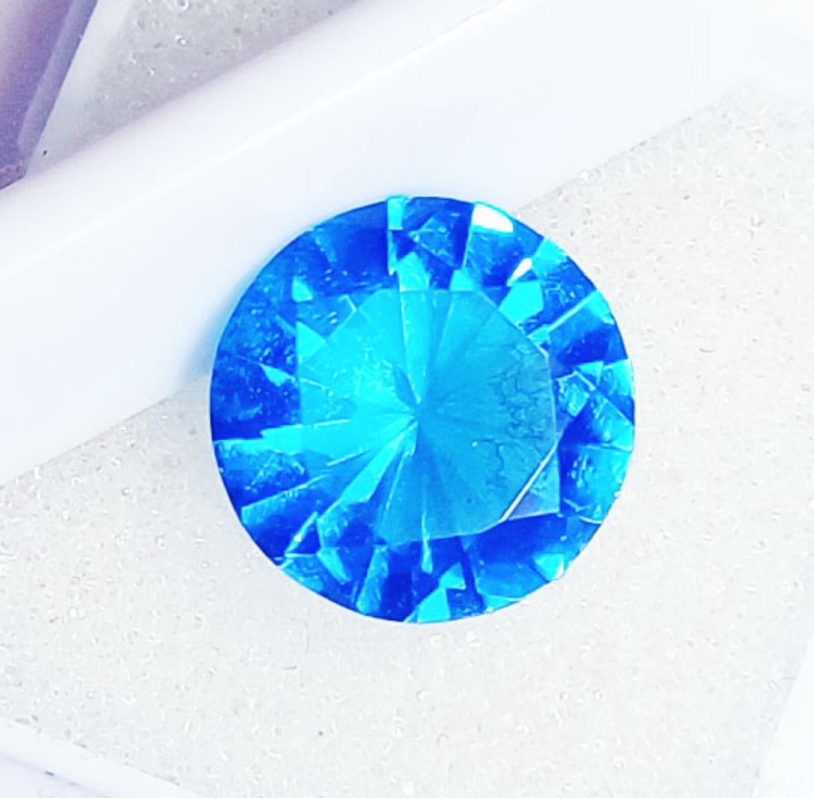 Diamant Naturel Fantaisie Noir 1.22ct Rond - Coupe Rose, Certifiable, Origine Afrique