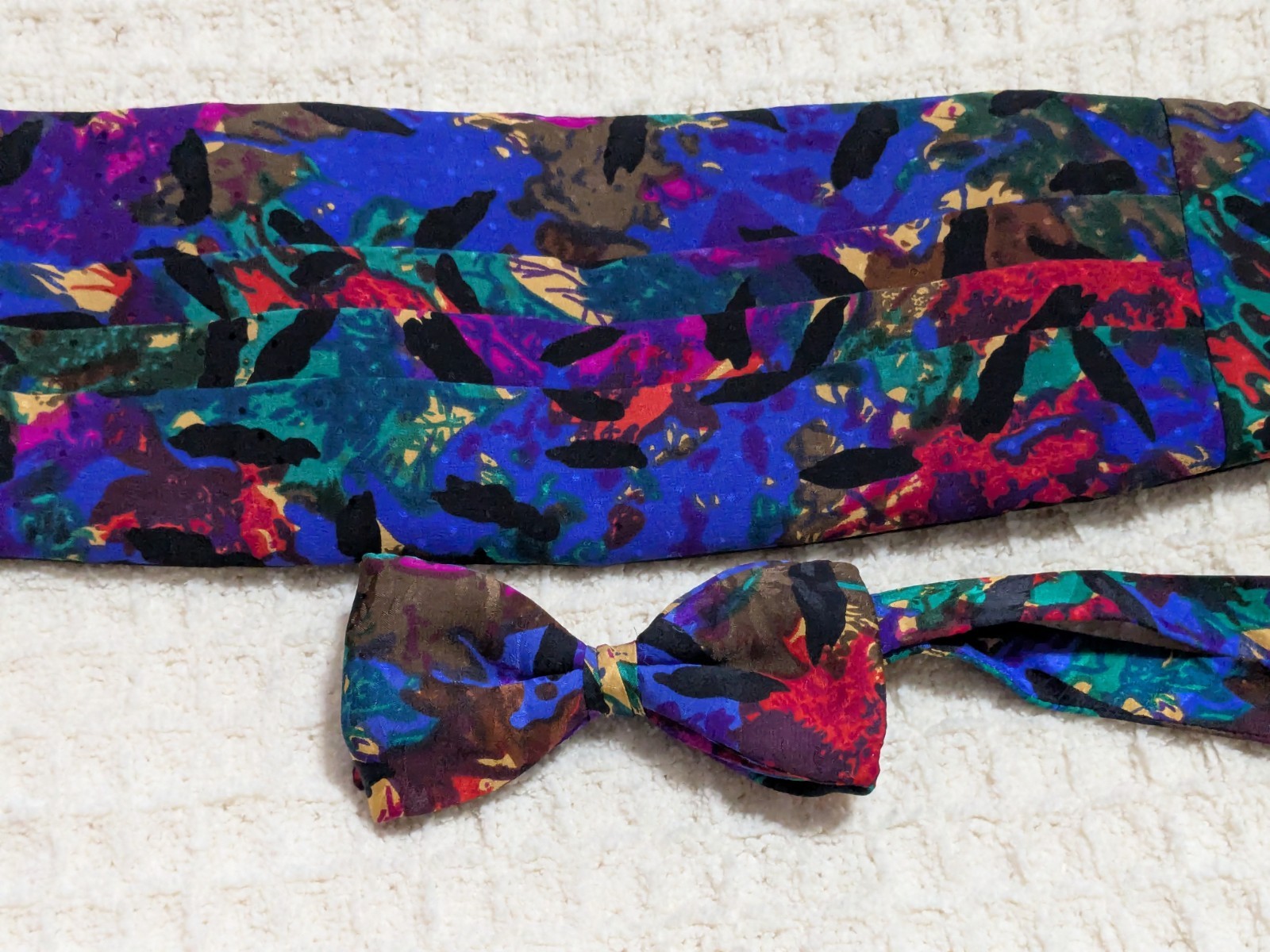 Multicolor Abstract Pattern Cummerbund + Bow Tie … - image 1