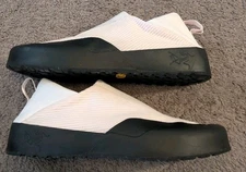 Arc’teryx Kragg White Pull On Shoes 245426 Women's 10