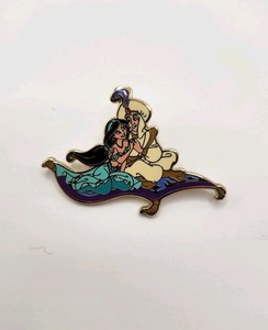 Aladdin and Jasmine riding the Magic Carpet Pin Aladdin Disney Pin