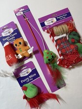 Christmas Cat/Kitten Toys Stocking Stuffers Mice Ball Plush Wand Holiday New