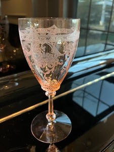  A.H. HEISEY & CO. EMPRESS ETCH #447 FLAMINGO PINK 10-OUNCE 8"TALL WATER GOBLET!