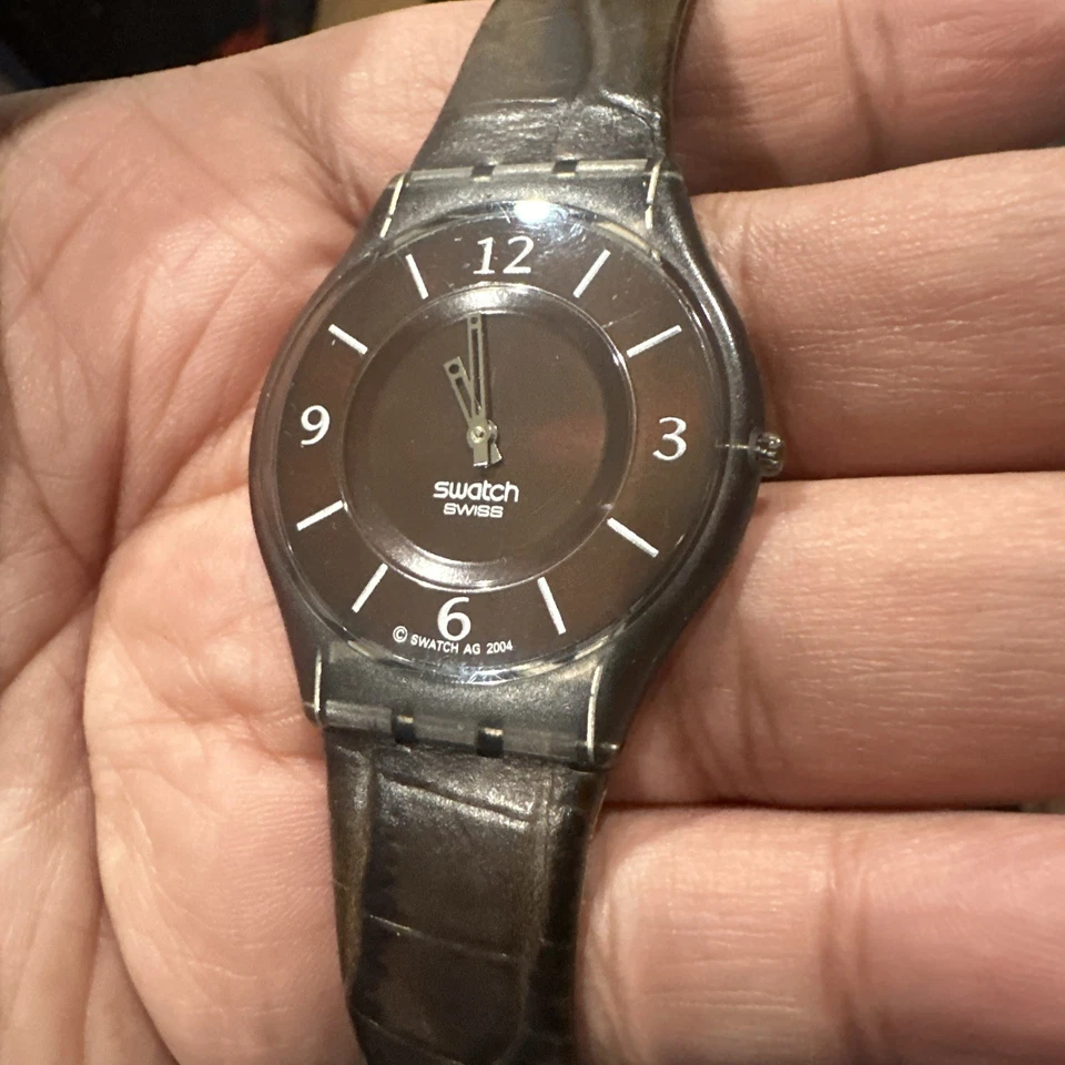 工作男女通用斯沃琪棕色表盘34毫米花式皮革手表瑞士超薄跑步 — 第 2/4 张图片