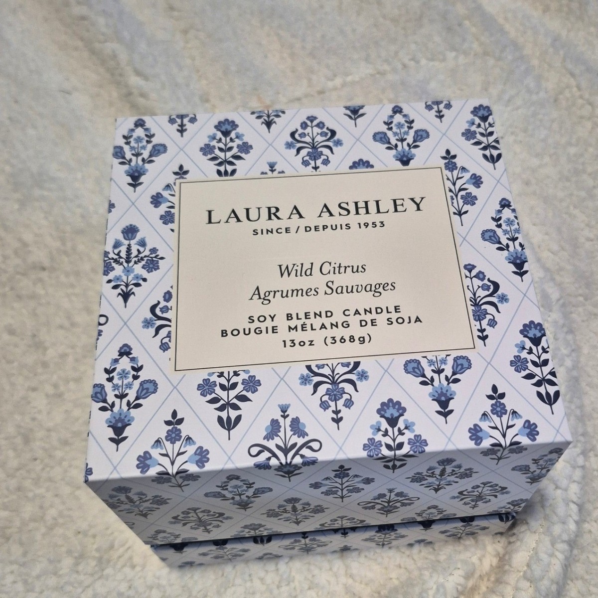 Laura Ashley Wild Citrus Soy Blend Candle 13oz Blue White Floral