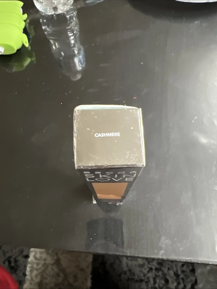 Becca Skin Love Weightless Blur Foundation, Cashmere, 1.23 Ounce - Image 3 of 4