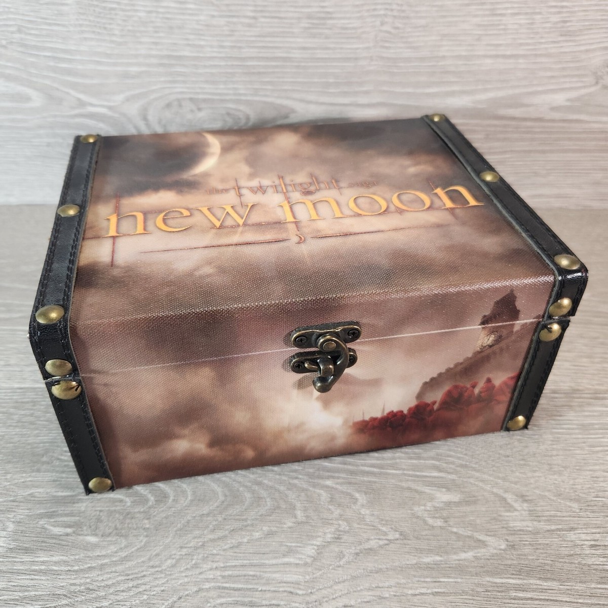 The Twilight Saga New Moon Vintage DVD Case Heroes