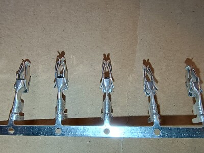 Cut Strip of 25 TE Connectivity 927771-1, 17-20AWG Crimp Receptacle