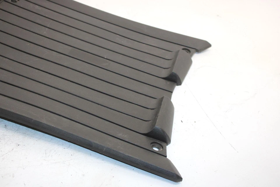 07 Capa de para-choque traseira Yamaha Apex Mountain fabricante de equipamento original 8FS-24756-00-00 SY97 - Imagem 3 de 4