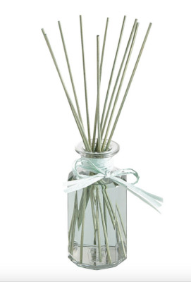 SUGARED PEAR REED DIFFUSER, NEW,  PIER 1, HOME, VANILLA, CEDARWOOD, SUGARCANE