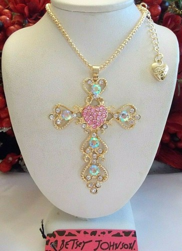 BETSEY JOHNSON BEAUTIFUL CRYSTAL INLAY PINK CENTER HEART CROSS NECKLACE - Picture 5 of 6