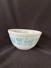 Vintage Pyrex Amish Butterprint Turquoise White  1-1/2 QT Mixing Bowl #402