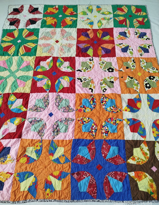 Vintage Handmade Beautiful Tulip Pattern Patchwork Multicolored Quilt 80x65 Inch
