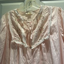 Barbizon Lace Embroidery Bow Button Down Lingerie Robe - Small - 52  long