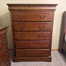 CHEAP PRICE ONLY TODAY  Large Mahogany Chest of Drawers in very good condition