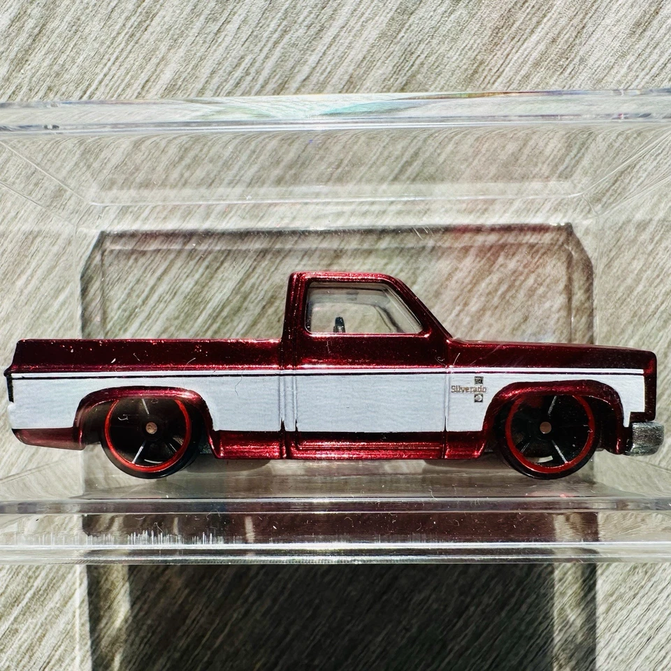 Hot Wheels 2007 Red 83 Chevy Silverado Modern Classics VHTF (lose)