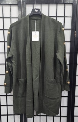 Italienische Damen Strickjacke mit goldenen Perlenärmeln und zwei Fronttaschen