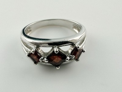 Ross Simons Ring Sterlingsilber dreifach roter Granat 925 Größe 5,75 wiegt 3,3 g
