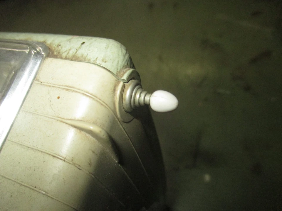 Radio portátil de mesa Blaupunkt Derby vintage años 60 sin probar Foto 4 de 4