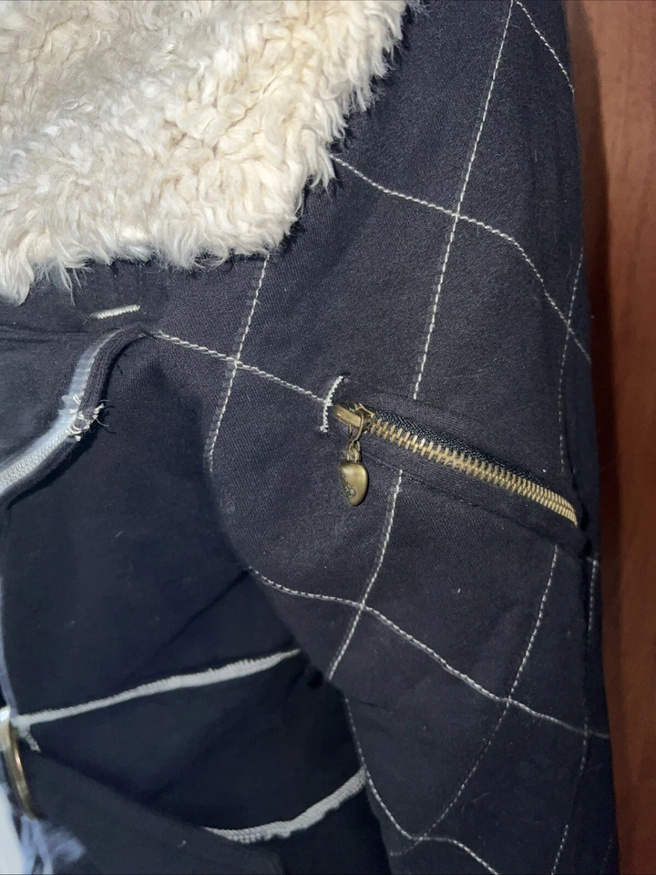 Twisted Heart America Sudadera con Cremallera Chaqueta Cuello de Piel Sintética Y2K Años 2000 Talla S Foto 4 de 4