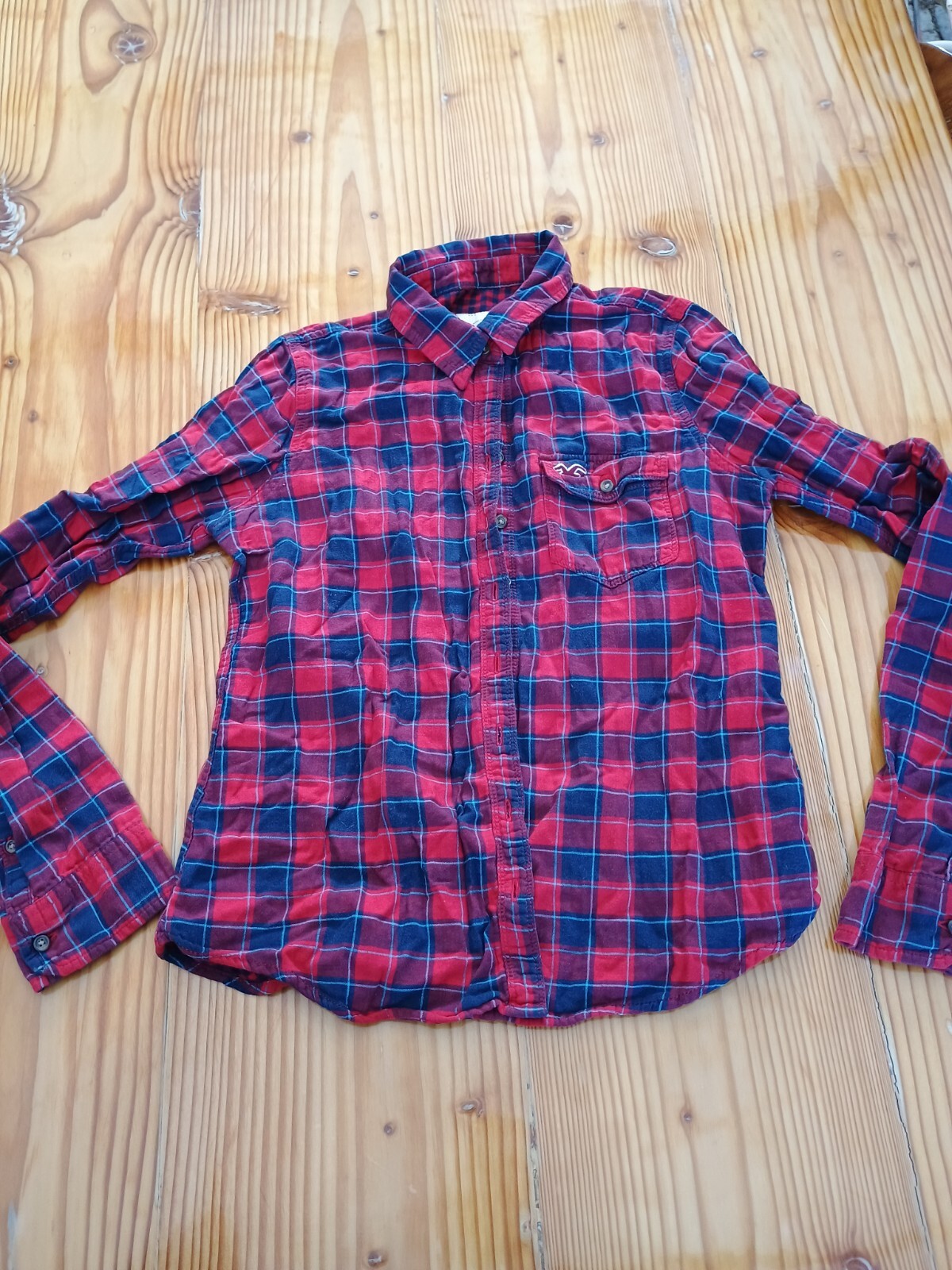 Womens Hollister red plaid button up shirt sz m