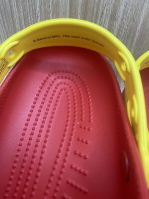 Crocs Classic Lucky Charms Clogs Red Size 10M/12W Crocs Classic Lucky Charms Magically Delicious Clogs Red  main image 4