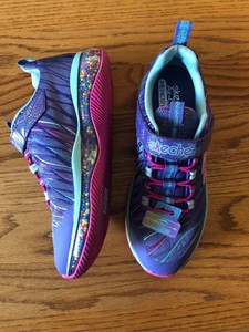 skechers jumpin dots