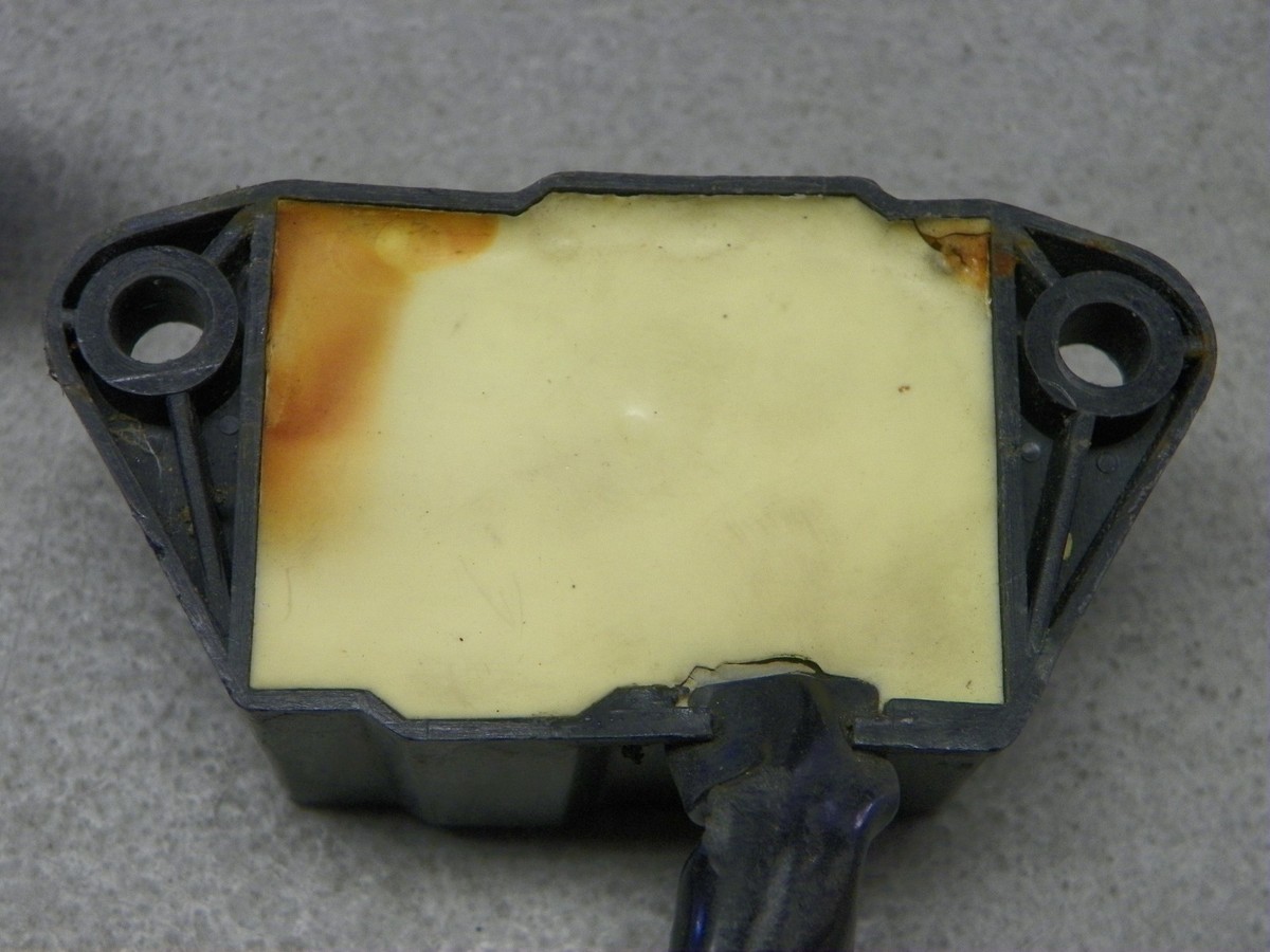 85 Kawasaki ZX 900 A GPZ Reserve Lighting Device Relay 337-11722