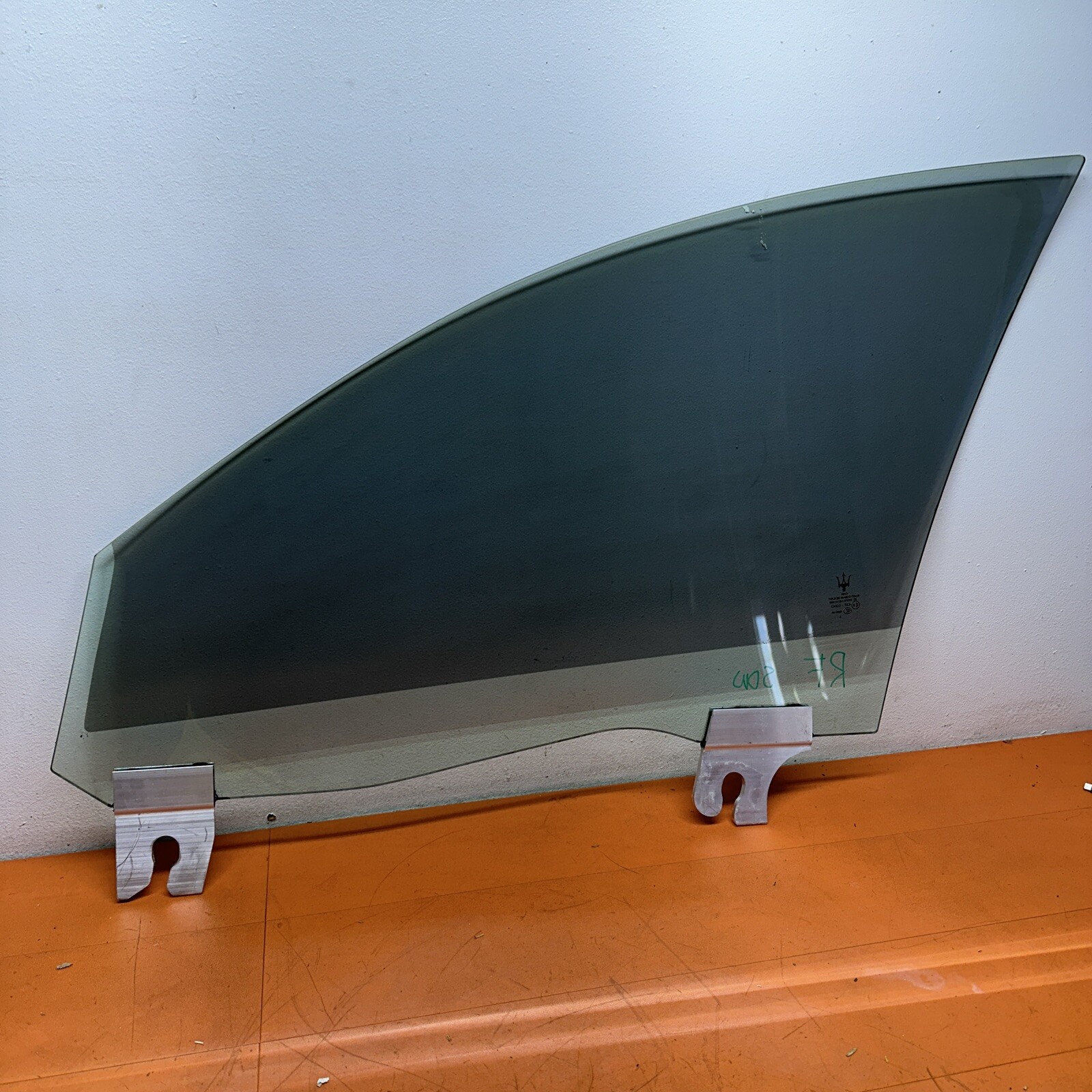 2014 - 17 Maserati Ghibli RIGHT Front Window Laminated Door Glass RF OE Sedan