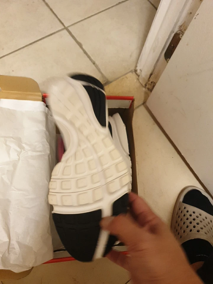 Nike Presto Fly Niños Grandes 913967-001 Negro Rosa Blanco Zapatos Atléticos Talla 7Y Foto 4 de 4