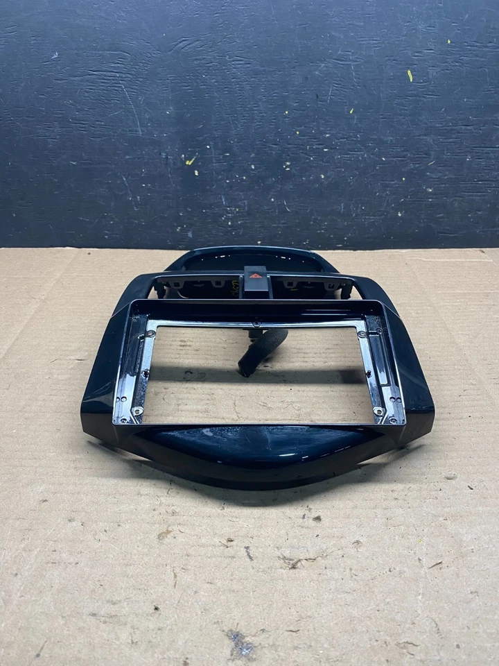 Chevrolet Spark 2011 a 2015 radio central delantero bisel ventilación de aire OEM Q2593 DG Foto 2 de 4